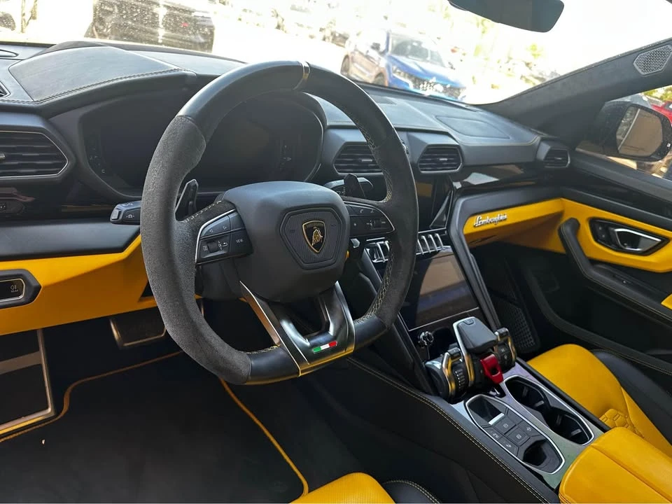 2021 Lamborghini Urus - Image 6 of 12