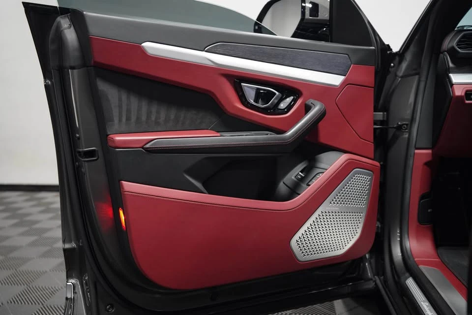 2021 Lamborghini Urus - Image 9 of 18