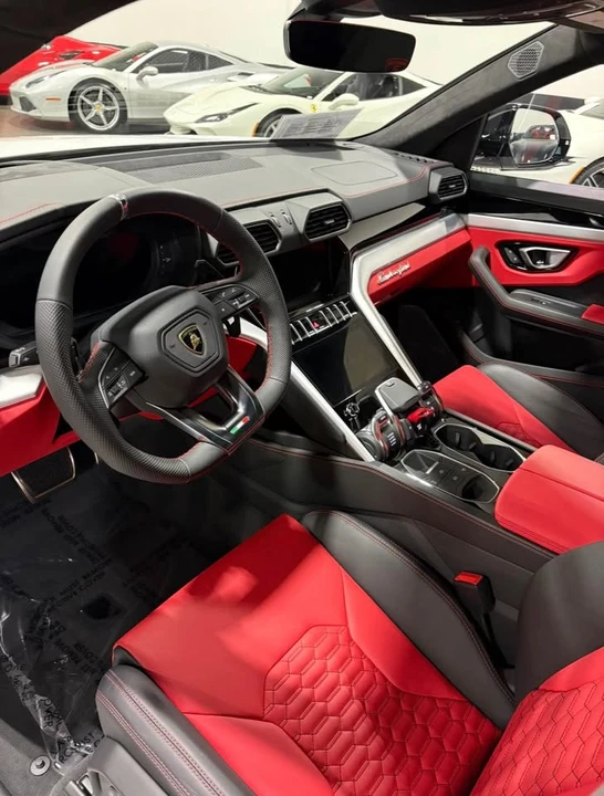 2021 Lamborghini Urus - Image 2 of 2