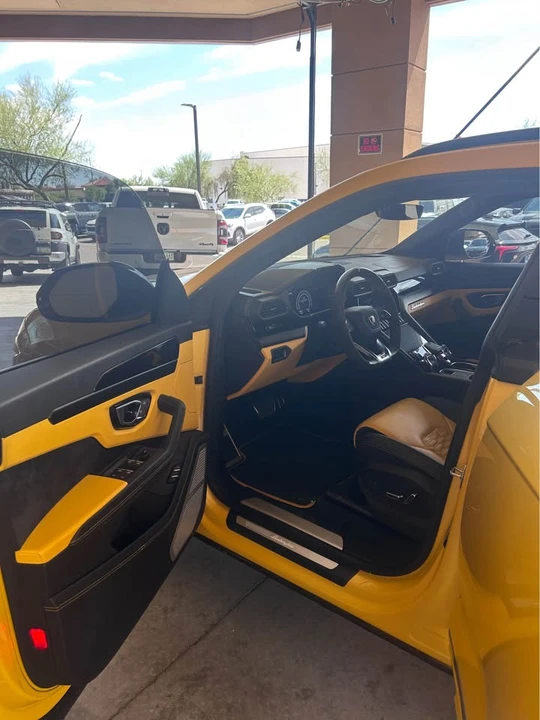 2021 Lamborghini Urus - Image 3 of 6