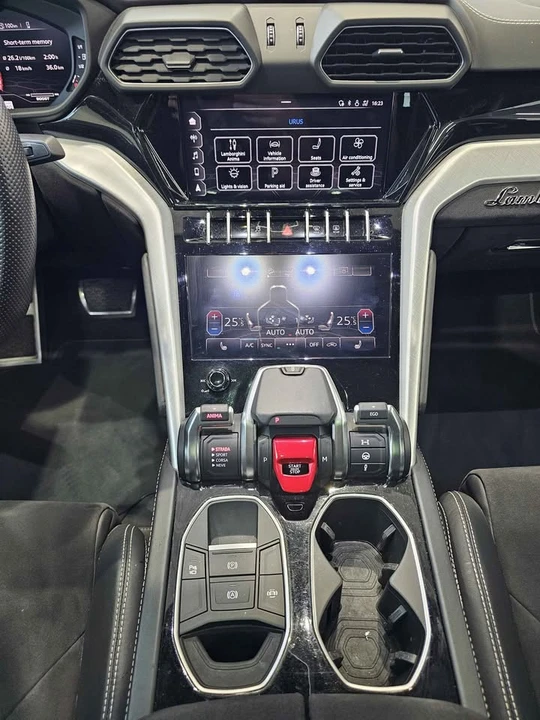 2021 Lamborghini Urus - Image 13 of 15