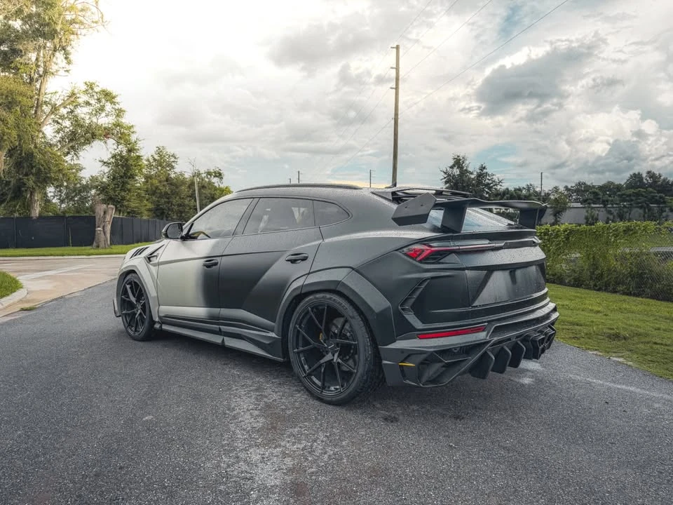 2021 Lamborghini Urus - Image 2 of 15