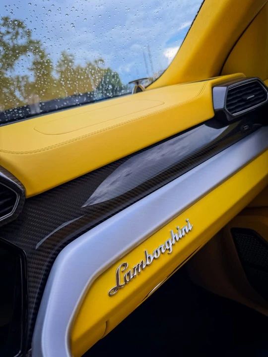 2021 Lamborghini Urus - Image 11 of 15