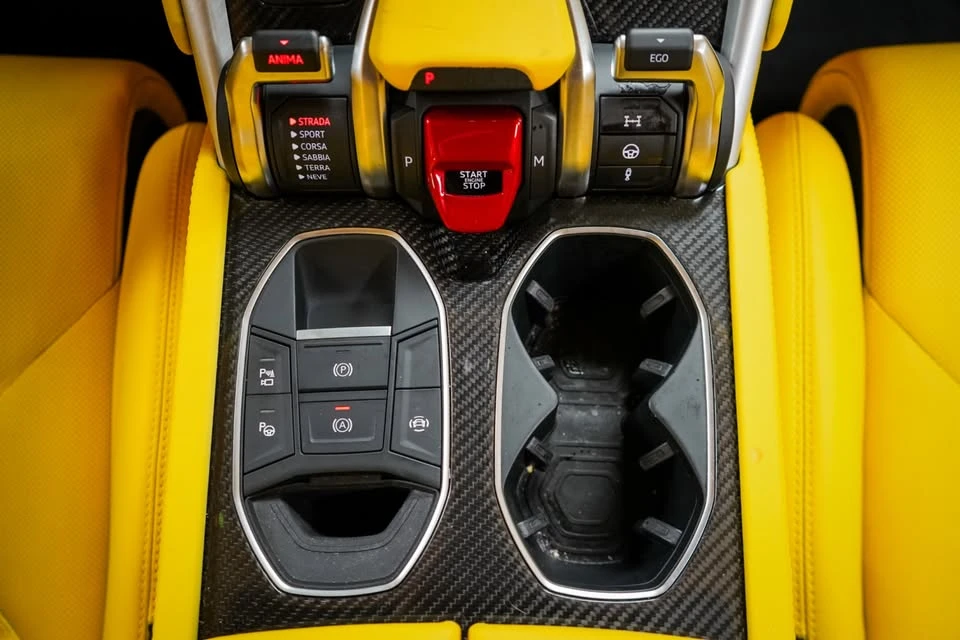 2021 Lamborghini Urus - Image 10 of 15