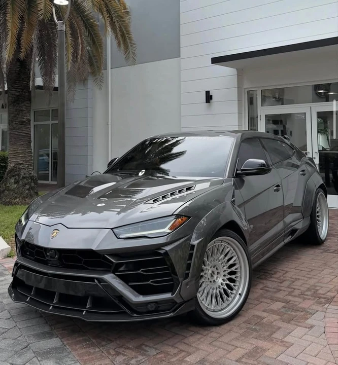 2021 Lamborghini Urus - Image 2 of 11