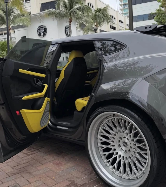 2021 Lamborghini Urus - Image 9 of 11