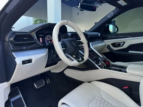 2021 Lamborghini Urus - Image 2 of 16