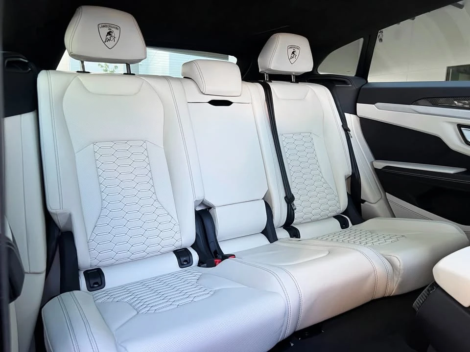 2021 Lamborghini Urus - Image 10 of 16