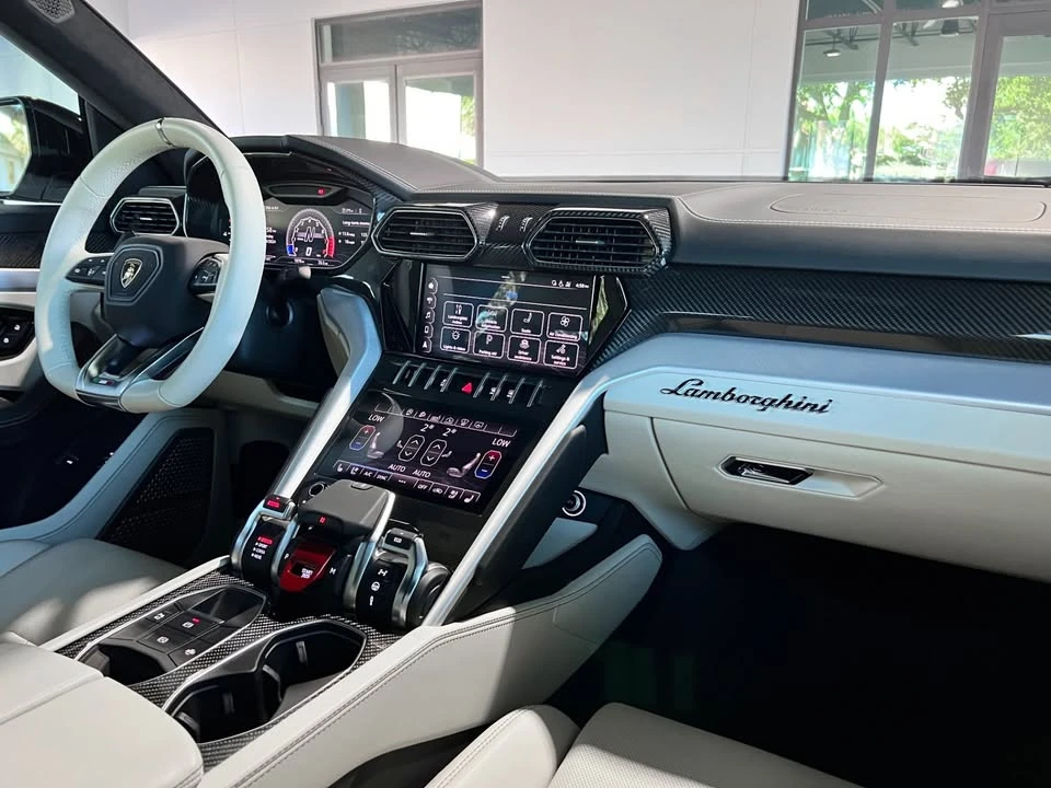 2021 Lamborghini Urus - Image 14 of 16