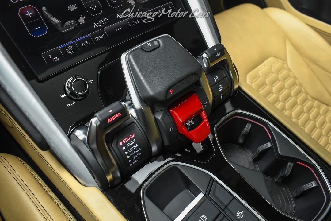 2021 Lamborghini Urus - Image 17 of 31