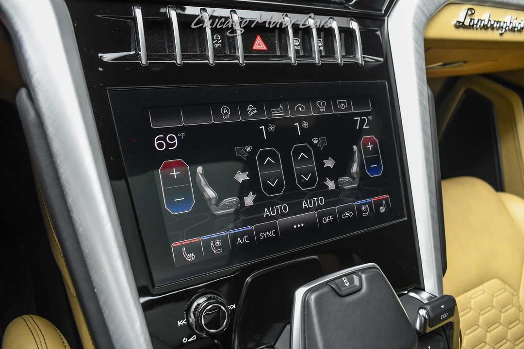 2021 Lamborghini Urus - Image 16 of 31