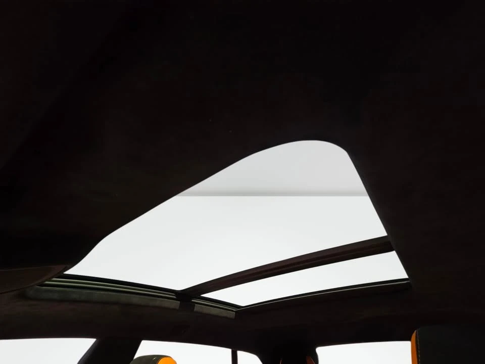 2021 Lamborghini Urus - Image 2 of 15