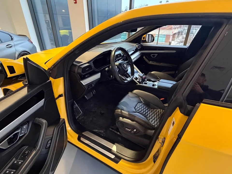 2021 Lamborghini Urus - Image 7 of 9