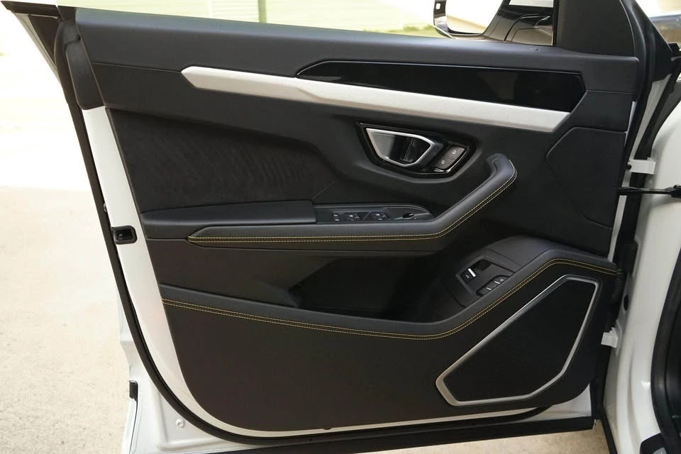 2021 Lamborghini Urus - Image 17 of 20