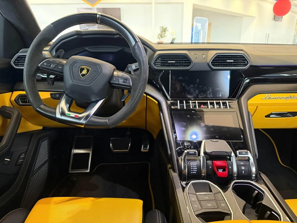 2021 Lamborghini Urus - Image 13 of 15