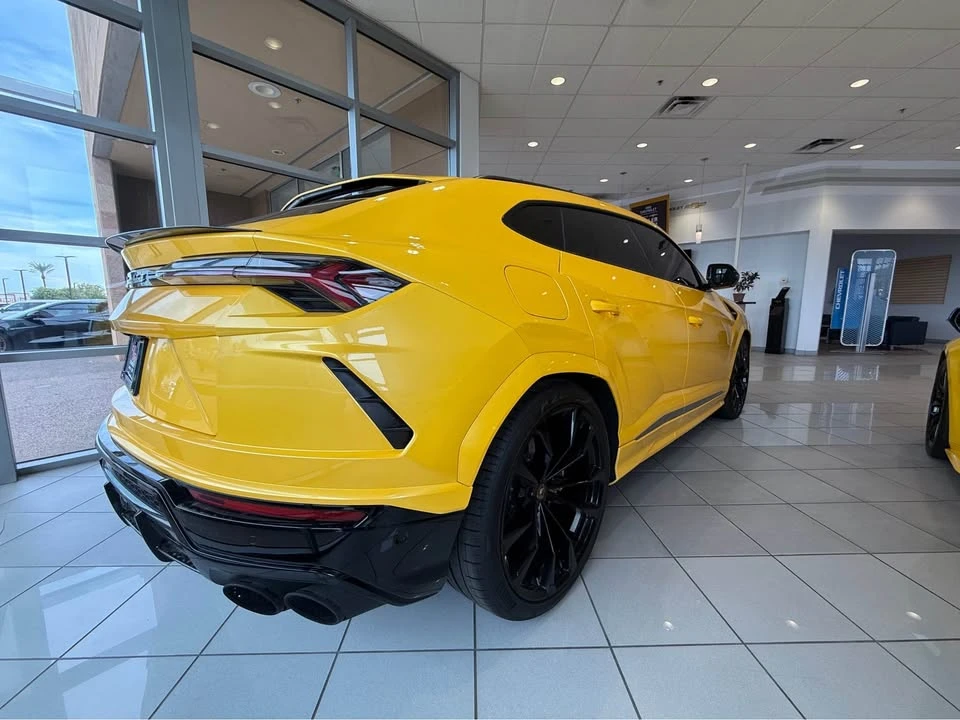 2021 Lamborghini Urus - Image 14 of 15