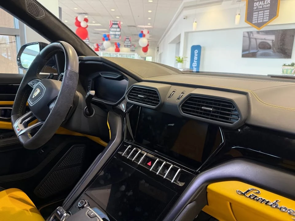 2021 Lamborghini Urus - Image 9 of 15