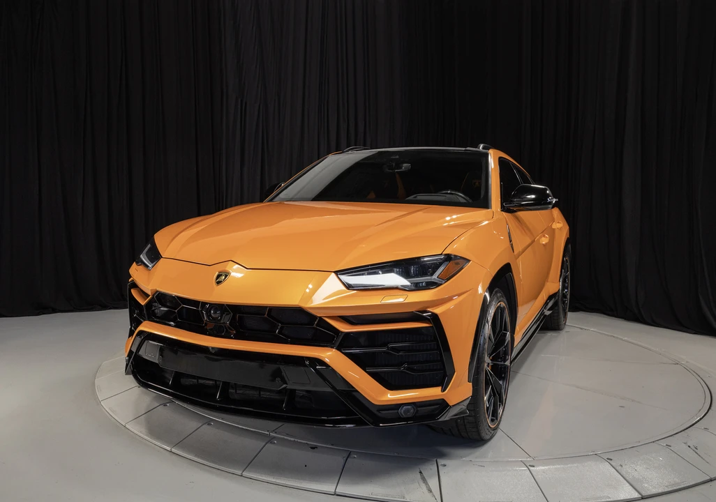 2021 Lamborghini Urus - Image 2 of 31