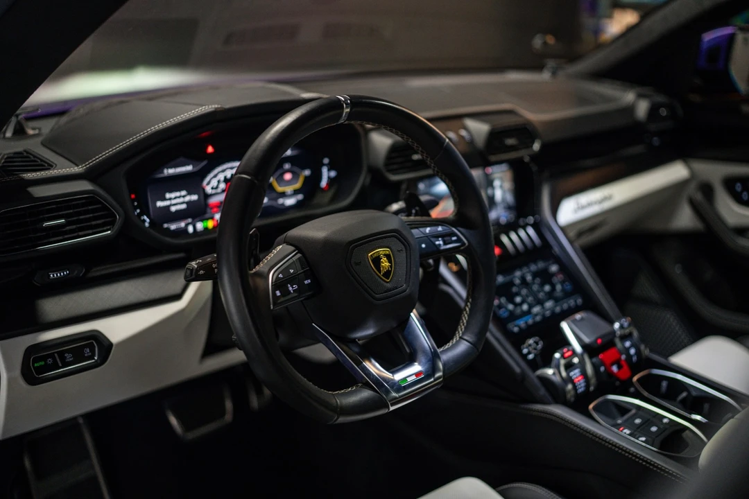 2021 Lamborghini Urus - Image 14 of 26