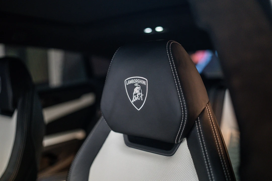 2021 Lamborghini Urus - Image 16 of 26