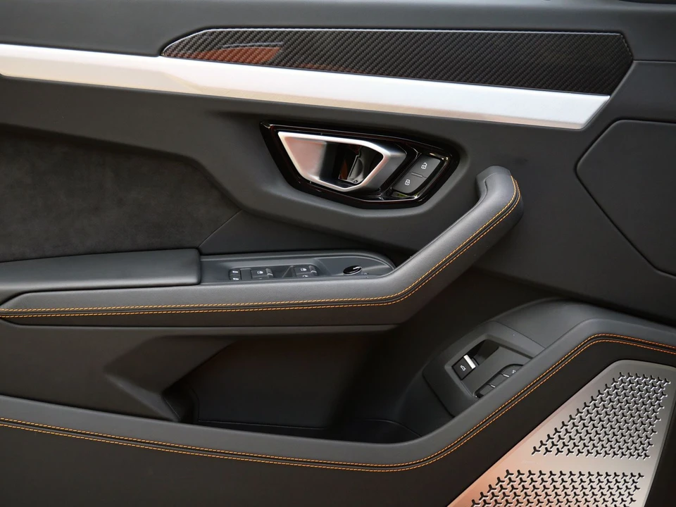2021 Lamborghini Urus - Image 16 of 27