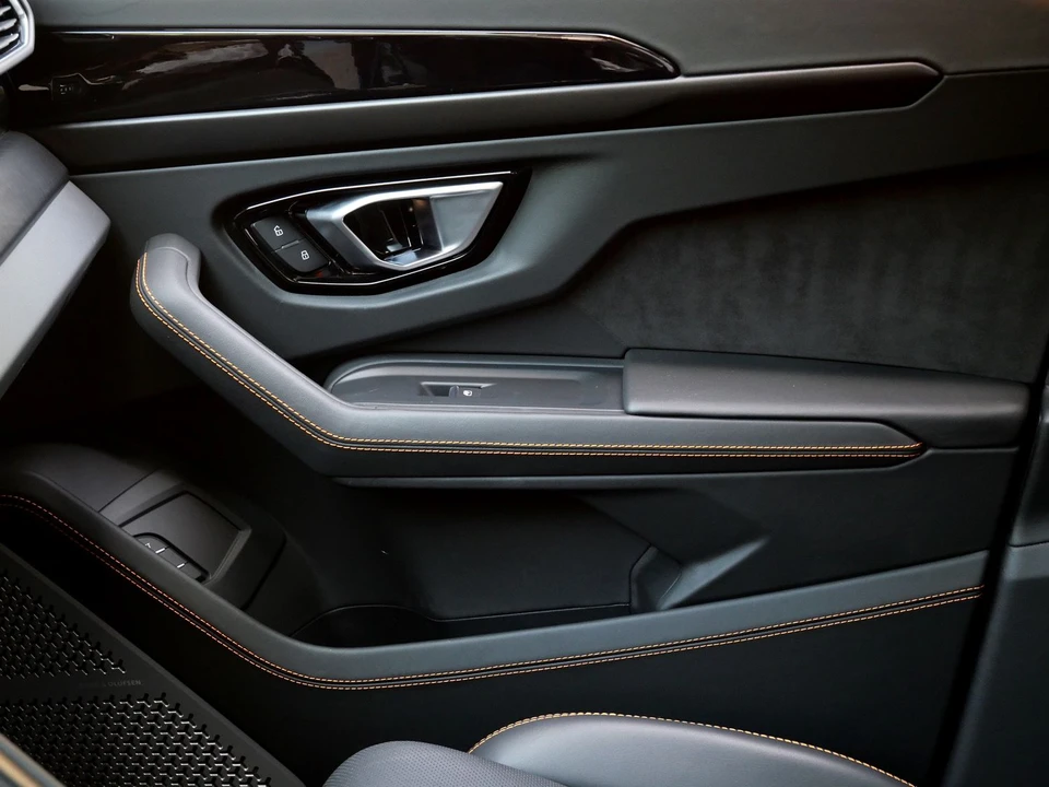 2021 Lamborghini Urus - Image 16 of 27