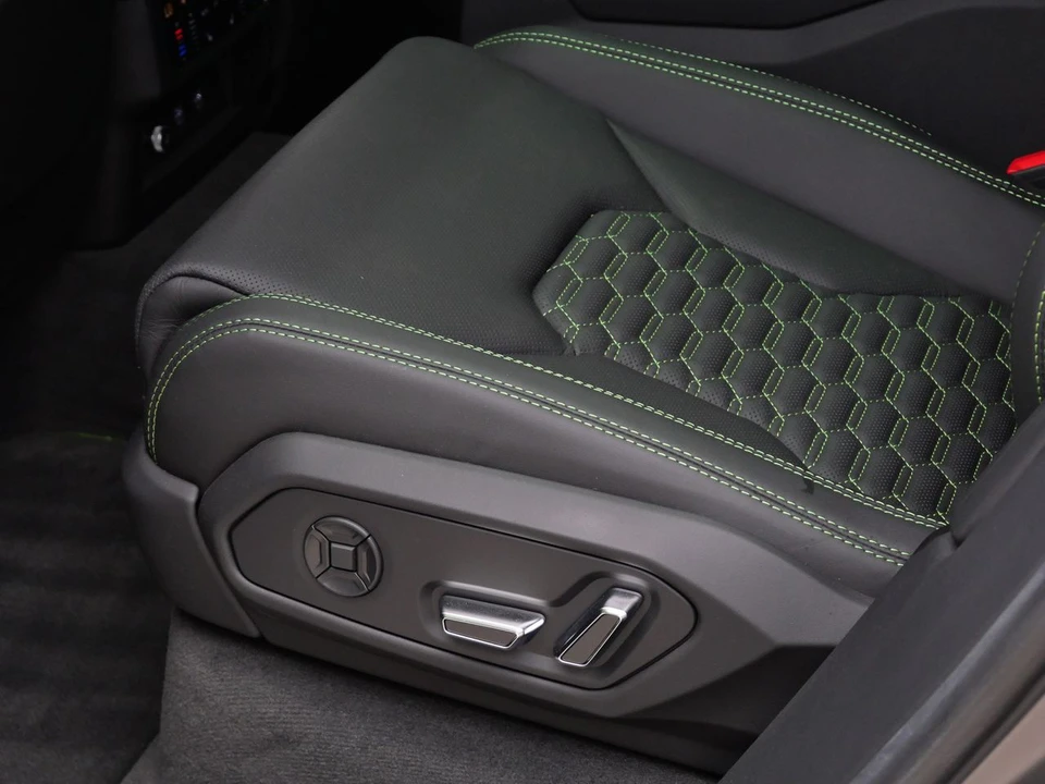2021 Lamborghini Urus - Image 29 of 31