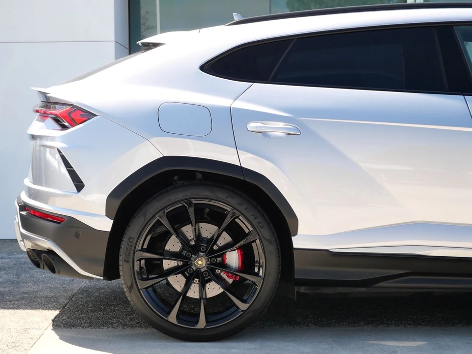 2021 Lamborghini Urus - Image 11 of 27