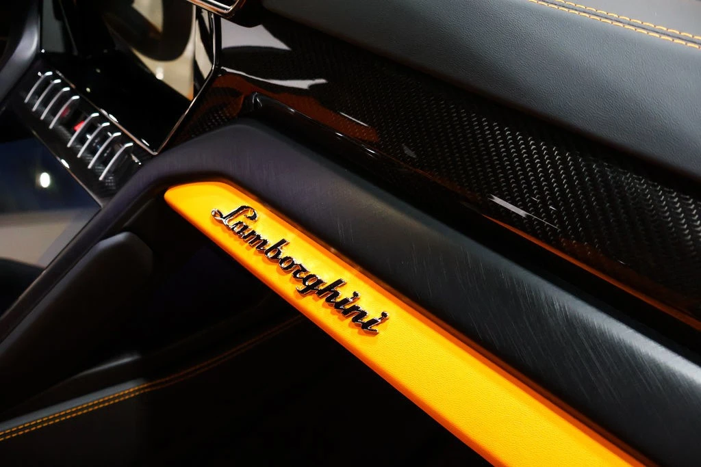 2021 Lamborghini Urus - Image 23 of 24