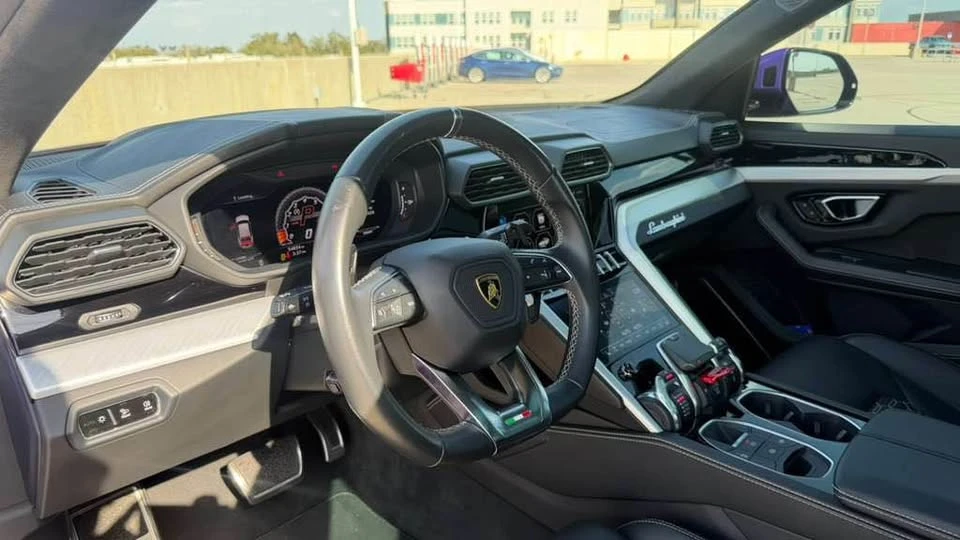 2021 Lamborghini Urus - Image 8 of 14
