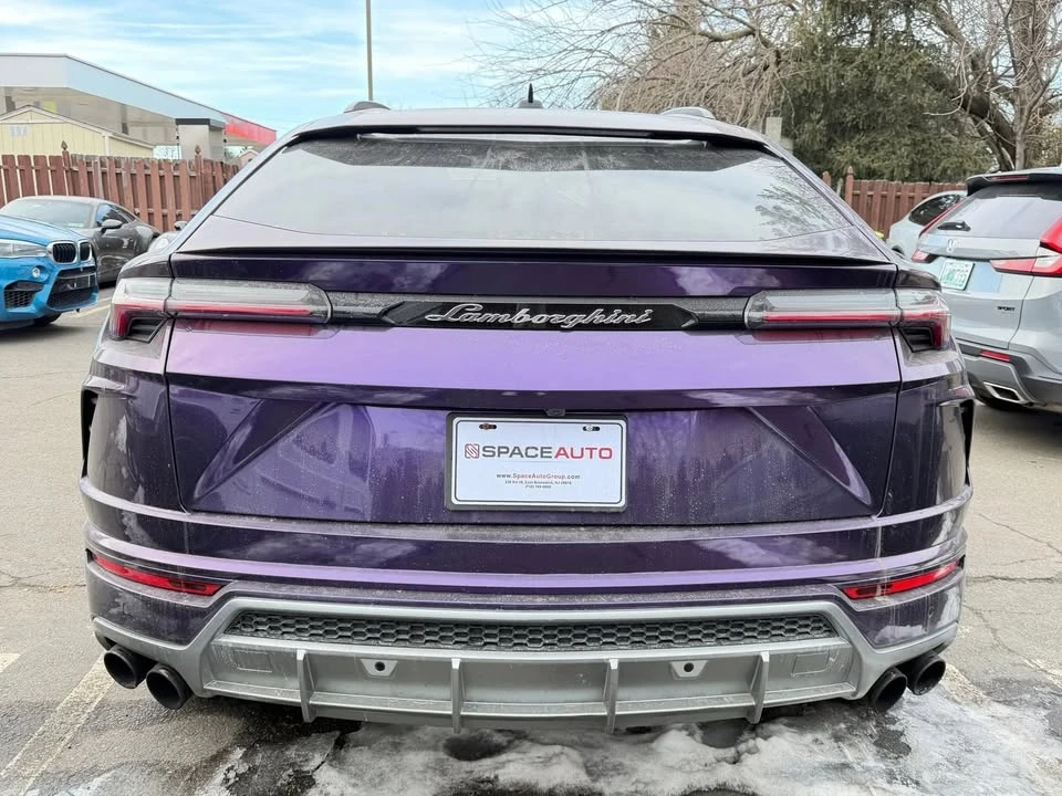 2021 Lamborghini - Image 8 of 9