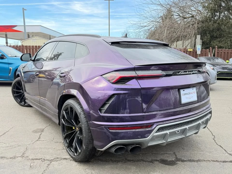 2021 Lamborghini - Image 9 of 9