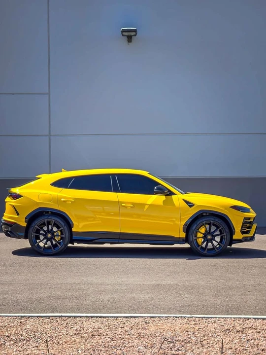 2021 Lamborghini Urus - Image 2 of 14