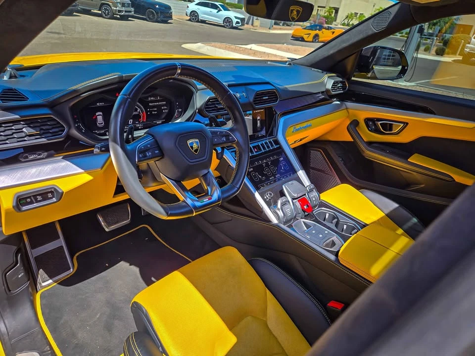 2021 Lamborghini Urus - Image 8 of 14