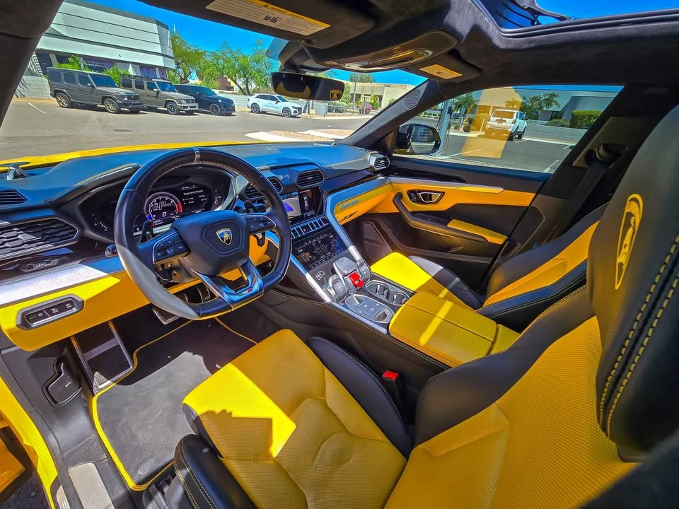 2021 Lamborghini Urus - Image 12 of 14
