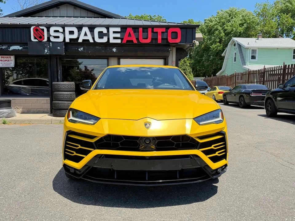 2021 Lamborghini Urus - Image 2 of 11