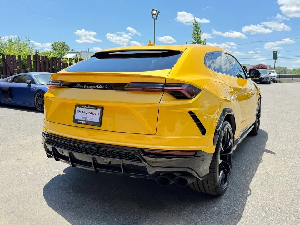 2021 Lamborghini Urus - Image 9 of 11