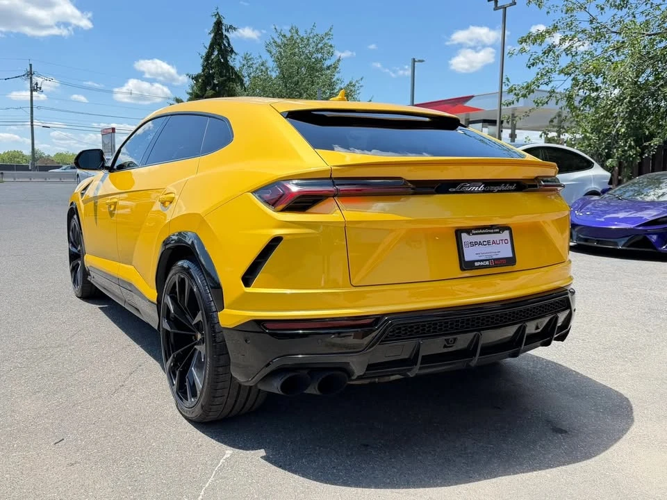 2021 Lamborghini Urus - Image 8 of 11