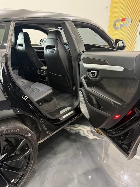 2021 Lamborghini Urus - Image 7 of 10