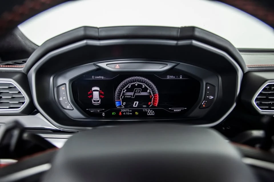 2021 Lamborghini Urus - Image 13 of 18