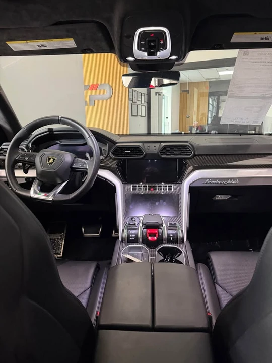 2021 Lamborghini Urus - Image 9 of 10