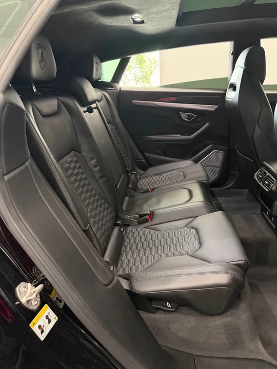 2021 Lamborghini Urus - Image 8 of 10