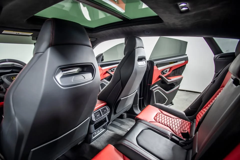 2021 Lamborghini Urus - Image 16 of 18