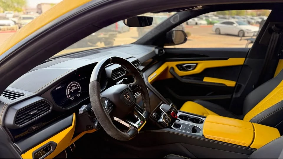 2021 Lamborghini Urus - Image 9 of 12