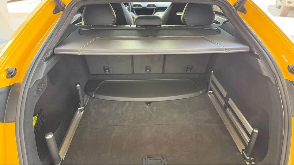 2021 Lamborghini Urus - Image 11 of 12