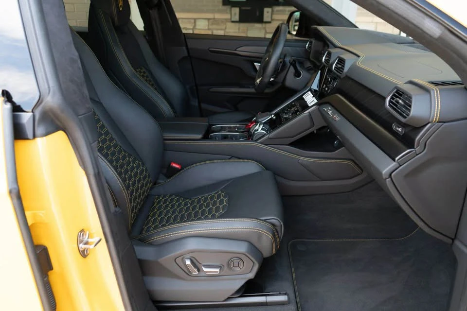2021 Lamborghini Urus - Image 11 of 12