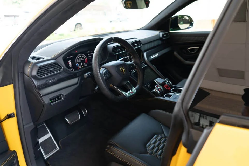 2021 Lamborghini Urus - Image 7 of 12