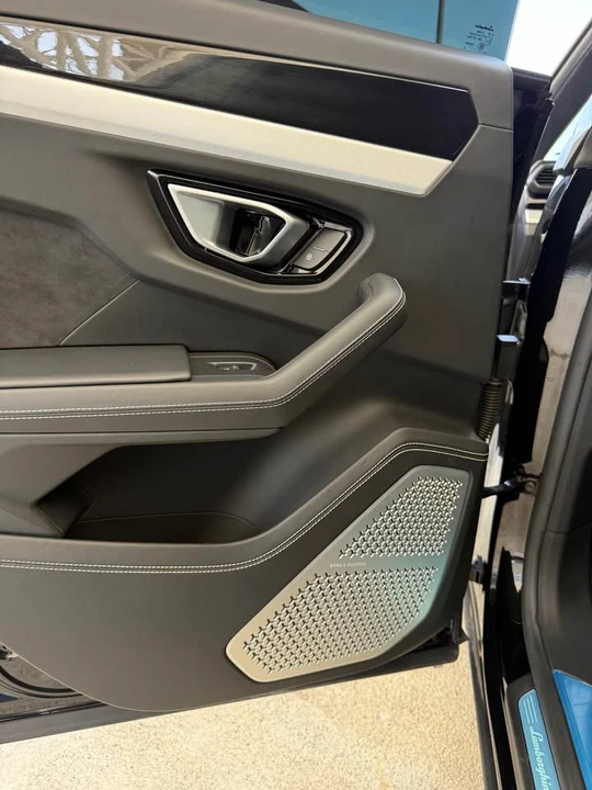 2021 Lamborghini Urus - Image 18 of 20