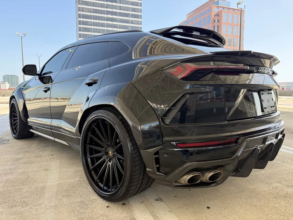2021 Lamborghini Urus - Image 2 of 20
