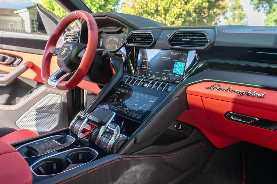 2021 Lamborghini Urus - Image 17 of 20